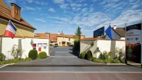 Logis Auberge des Moissons - Pool