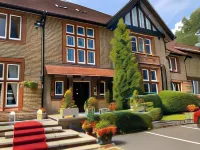 The Whitehall Hotel & Distillery Hotels in Север Тертон