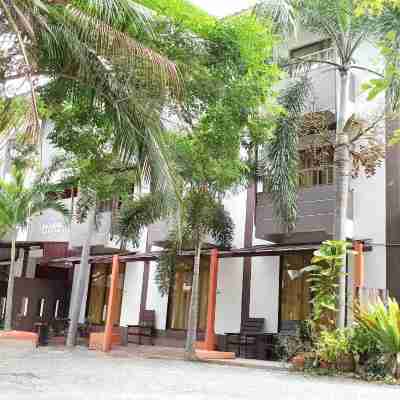 Banyan Resort Bangsaen Hotel Exterior