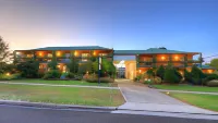 The Vines Motel & Cottages