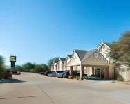 Quality Inn Near Northtown Mall & National Sports Center 리버데일 커먼스 주변 호텔