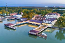 Петровский Причал Luxury Hotel & SPA