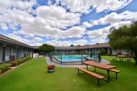 Townhouse Motel Cowra - parking