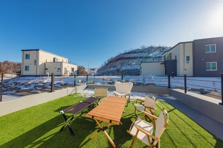 Soakcho Biroso Spring Отели рядом с достопримечательностью «Sokcho City Museum & Displaced Civilians Folk Village»