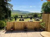 Three Wheat Heads Hotels near Rothbury URC Church