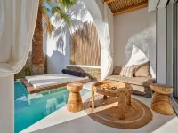 Zefi Hotel & Suites - Hot Tub