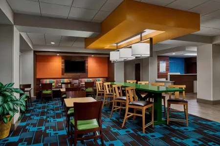 Fairfield Inn Myrtle Beach Broadway at the Beach Отели рядом с достопримечательностью «Сиборд Коммонс»