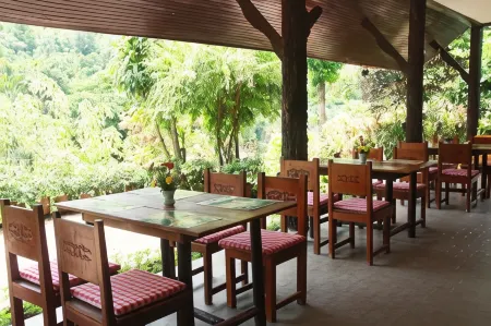 Mae Sa Valley Farm Stay Resort Отели в г. Мае Рим