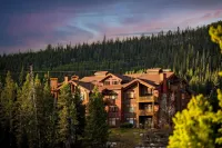 Luxurious Mountain Village Penthouse! VERY Close to the Lifts, 5Bd + 5 Bath