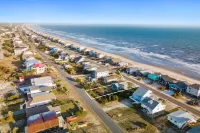 Steps to the Beach! 5Br Home w/ Ocean Views & Large Deck. Arcade for Kids!