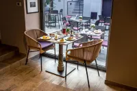 Uve Rooms & Wine Bar - breakfast