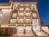Foxtrail, Sector 42 - am Hotel Kollection Hotels near DLF Phase I