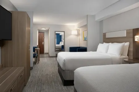 Holiday Inn Express & Suites Alexandria - Fort Belvoir