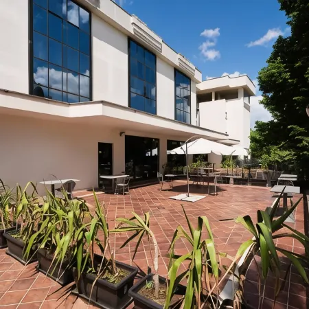 Hotel Torre di Pratolungo Отели рядом с достопримечательностью «Номентанская дорога»