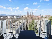 Spacious Apartments Next to Puplic Transport U1 Direct Connection to Citycenter - MyFavorit Hotel a Leopoldsdorf bei Wien