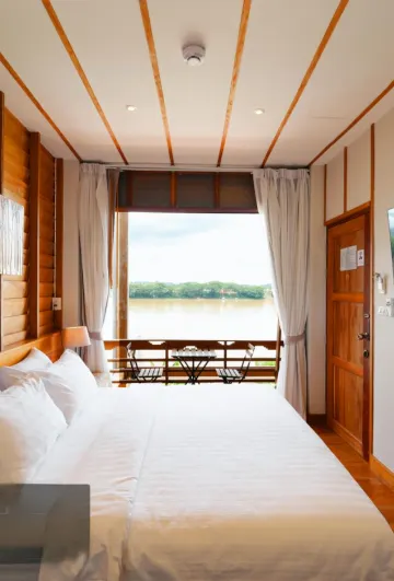 ห้องดีลักซ์วิวแม่น้ำ