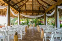 Paraiso Rainforest and Beach Hotel - breakfast