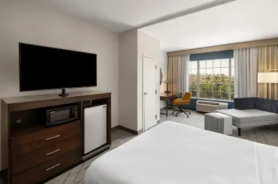 Holiday Inn Express & Suites Aiken