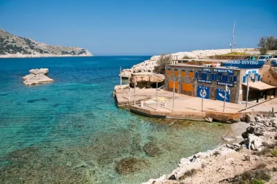 Bell Port Hotel Hotels near Cala Agulla