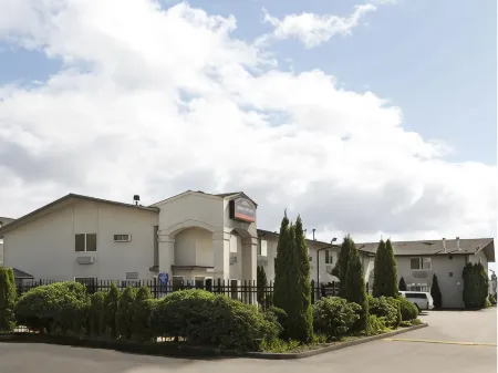 Howard Johnson by Wyndham Salem Отели в г. Монмут