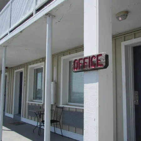Thames Inn & Marina