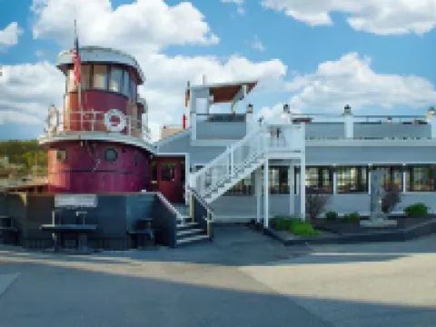 Tugboat Inn Hotels in Lincoln County