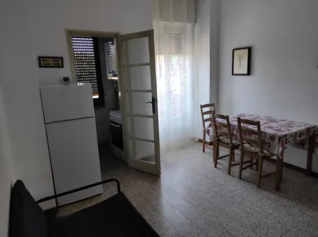 18 Minuten mit Zug vom Milano Entfernt. 2-zimmer-apartment mit 2 Balkon Отели рядом с достопримечательностью «Parco Giorgio Perlasca»