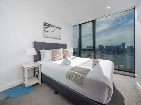 Melbourne Private Apartments - Stadium and Harbour Views