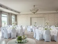 โรงแรมอะเมรอน บอนน์ เคอนิกส์โฮฟ โรงแรมในบอนน์