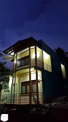 City Center Lodge Hotels near Isurumuniya Temple