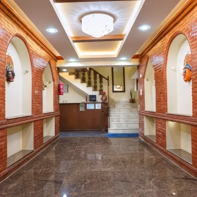 Sweet Inn Hotels near 55 Window Palace