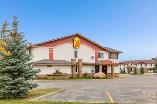 Super 8 by Wyndham Bemidji MN
