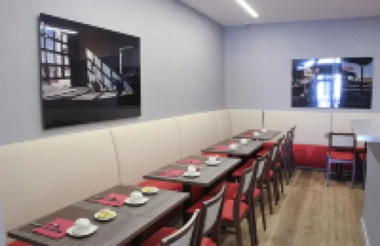 Hôtel de France Hotels in Sevres