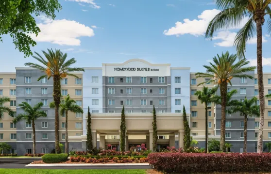 邁阿密機場藍色瀉湖Homewood套房酒店