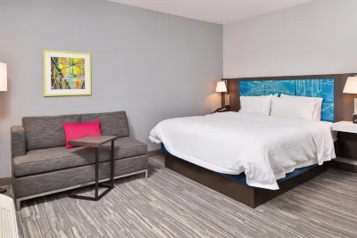 Hampton Inn  Suites by Hilton Long Island Farmingdale Hotels in der Nähe von Scott Park