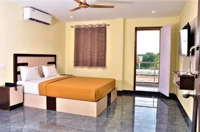 Srirathna Temple View Inn Hotel in zona Kanjanur Temple