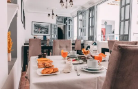 里亞德什米斯酒店