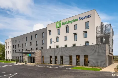 Holiday Inn Express - Marne-la-Vallée Val d'Europe Отели в г. Помёз