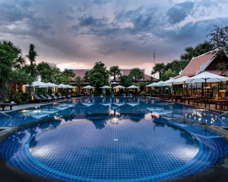 Angkor Privilege Resort & Spa Отели рядом с достопримечательностью «Лолей»