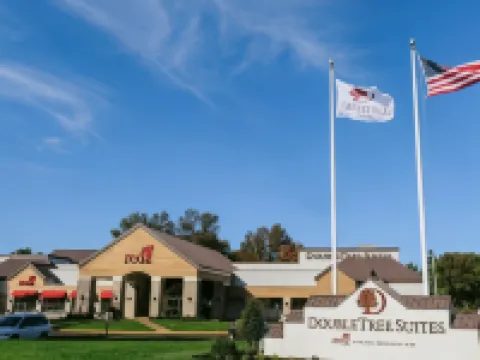 ダブルツリー スイーツ バイ ヒルトン ホテル マウント ローレル マウント・ローレルのホテル