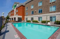 Holiday Inn Express & Suites Modesto-Salida