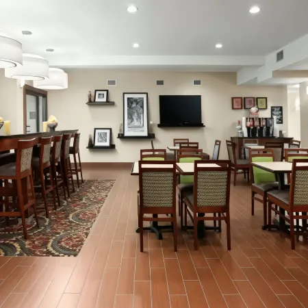 Hampton Inn Atlanta-Stockbridge Отели рядом с достопримечательностью «Eagles Landing Country Club»