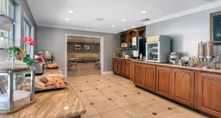 Best Western Plus Dixon Davis Отели рядом с достопримечательностью «Университет Калифорния, Дэвис»