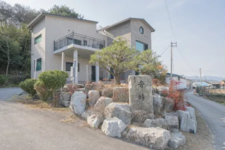 Damyang Songha Pension Отели рядом с достопримечательностью «Sigyeongjeong Pavilion»