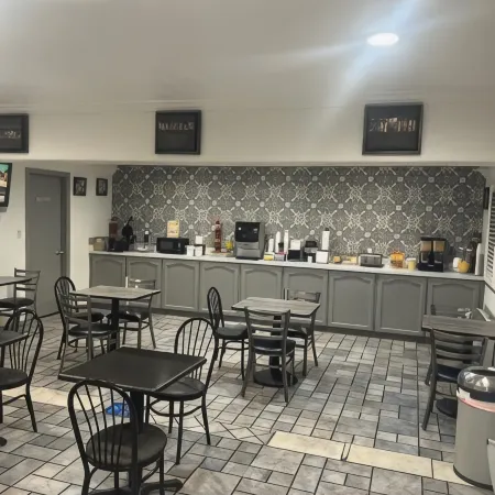 Super 8 by Wyndham McAllen/Downtown/La Plaza Mall