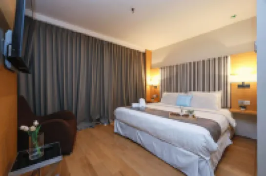 엠파이어 스위트, 수방 바이 마이키