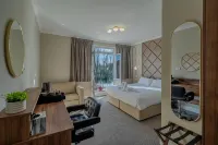 Uno Thames Hotel Maidenhead -Reopened Brand New Again -FREE PARKING