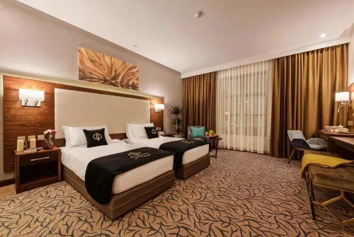 Sunday Emerald Hotel