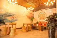 Bazhong Yilvyueguang Chinese Inn - Inns