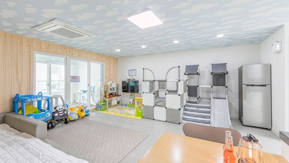 Geoje Ddo Wa Re Kids Pool Villa
